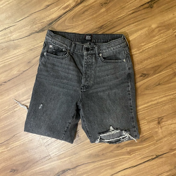 BDG size 27 Slim Straight Distressed Black Jeans - Picture 2 of 5